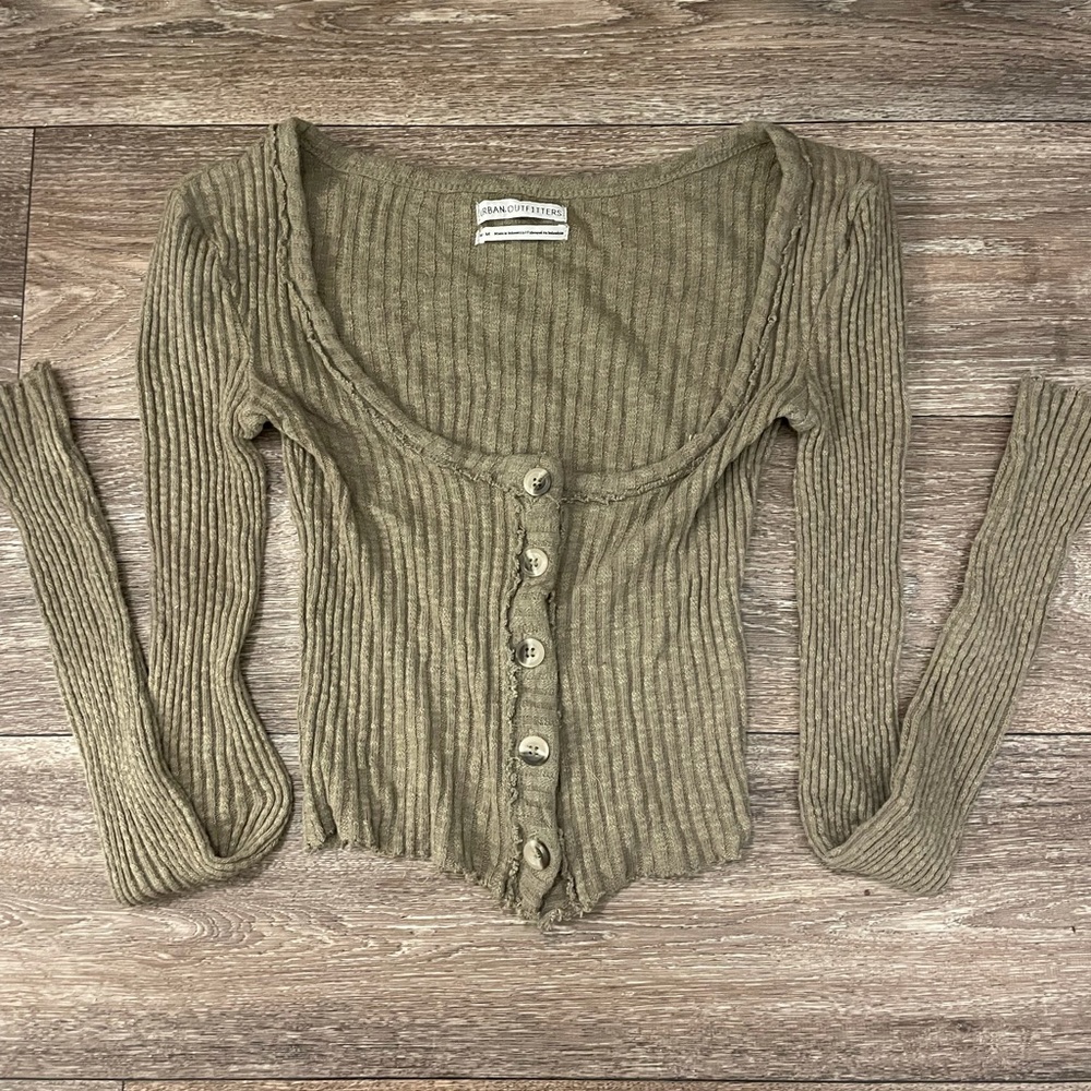 Women’s urban outfitters olive green crop top